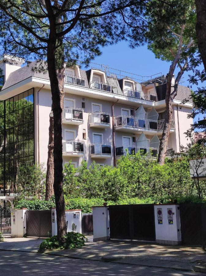 Hotel Arlecchino Milano Marittima Exterior foto