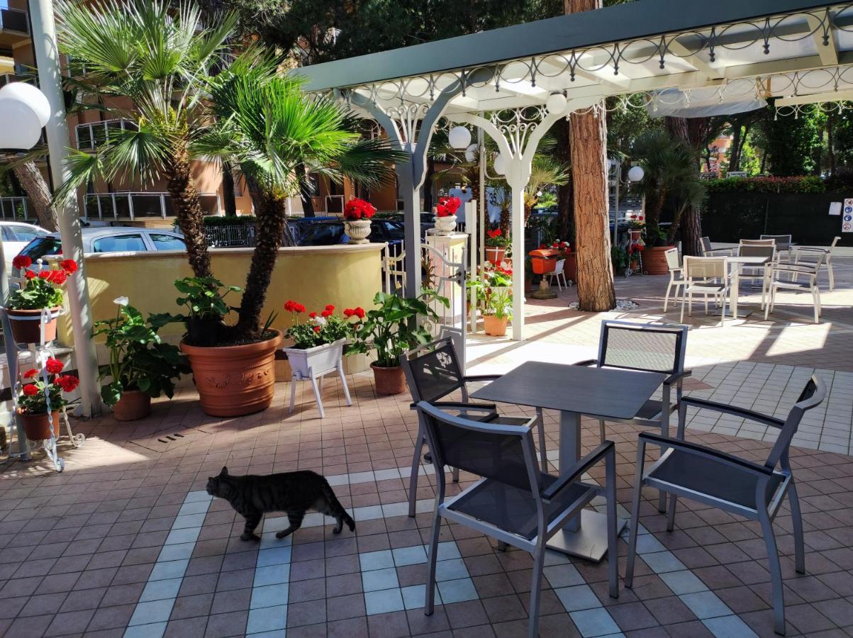 Hotel Arlecchino Milano Marittima Exterior foto